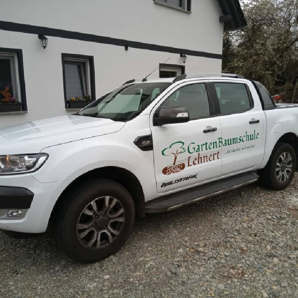 Wir stellen uns vor - GartenBaumschule Lehnert - Bodendecker, Obstbäume, Rosen, Ziersträucher und Heckenpflanzen aus Sangerhausen